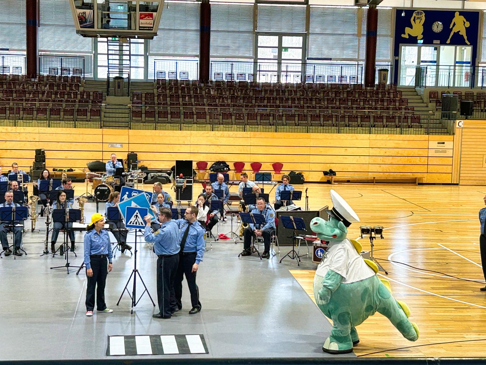 Auf dem Bild sieht man das Poldikonzert.